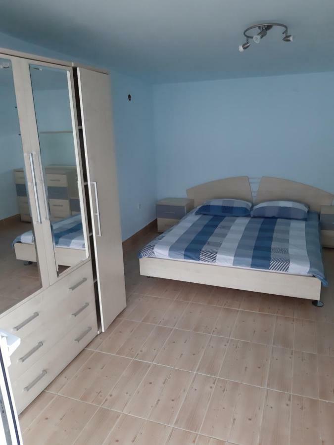 Apartments Lina Karlobag Luaran gambar